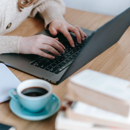 formateur-coach-ligne-pourquoi-choisir-assistante-virtuelle-specialise